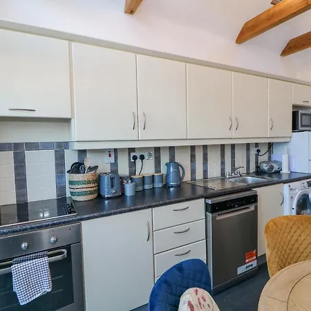 83 Upper John Street