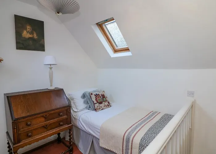 83 Upper John Street *